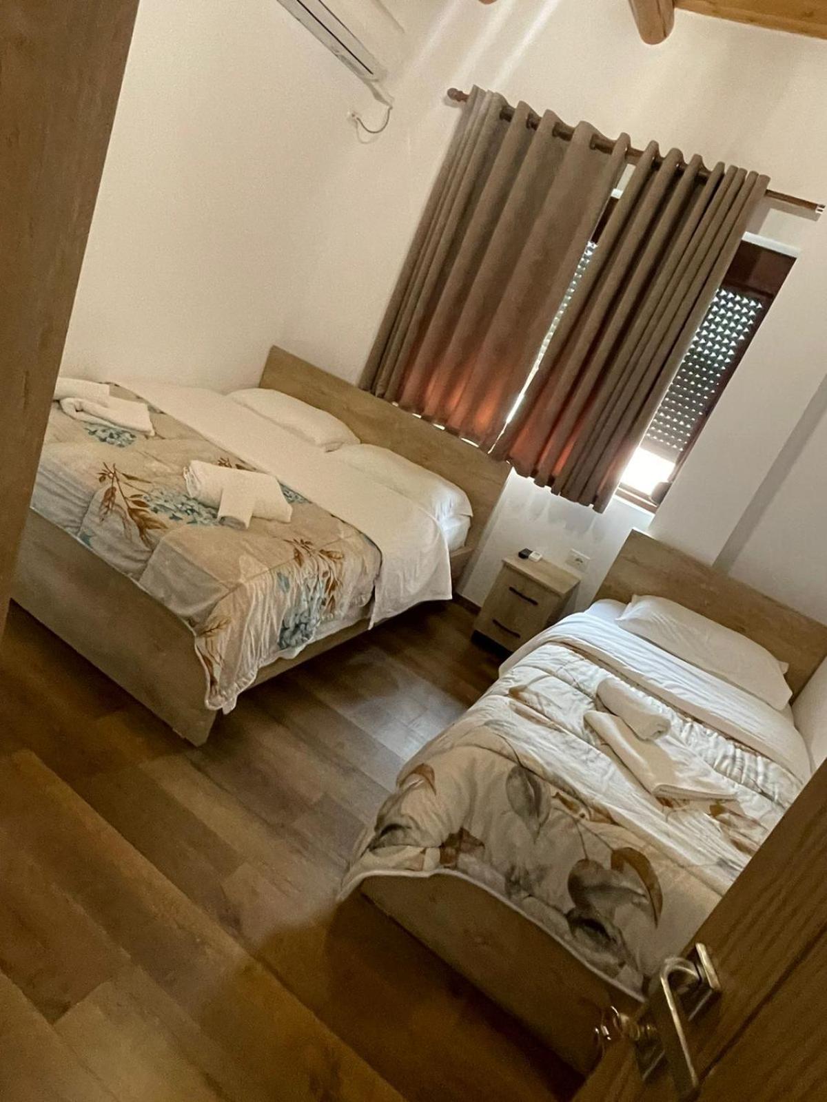 Guest House Bracaj Zhaban Exterior foto
